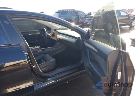 2022 Tesla Model 3 Rear-Wheel Drive from USA, damaged, VIN 5YJ3E1EA6NF371663